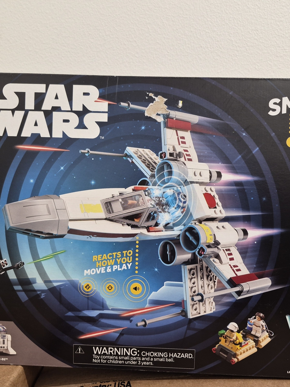 Star Wars X-Wing Fighter Building Set - White, Red, Yellow, Blue. New.